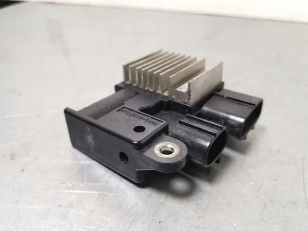 Mazda Lüfterrelais OEM FBZ15373 - Gebrauchter Zustand image 2