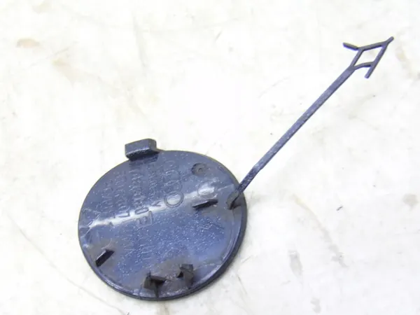 Bouchon de pare-chocs Audi A5 8T pour crochet OEM 8T0807241A image 3
