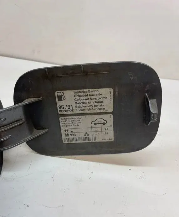 Trappe réservoir VW OEM 1K5809857 pour Jetta III image 3