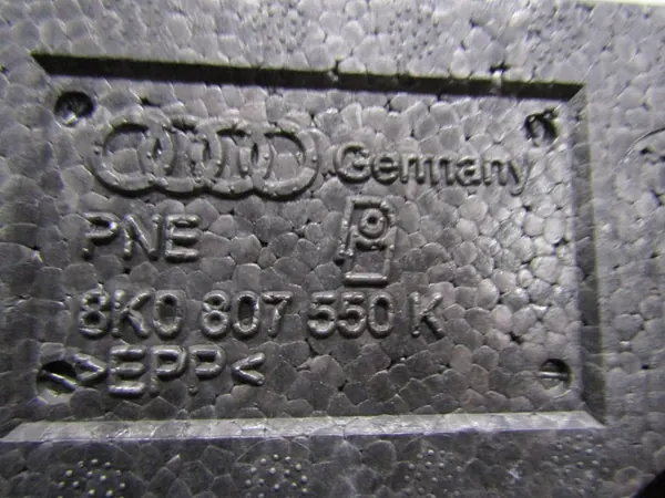 Audi A4 B8 Etupuskuri Täyttö 8K0807550K image 7