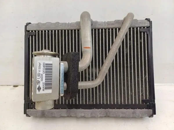 Porsche Panamera Lämmitin OEM 9020664 - Käytetty image 2