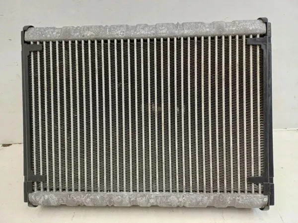 Porsche Panamera Lämmitin OEM 9020664 - Käytetty image 5