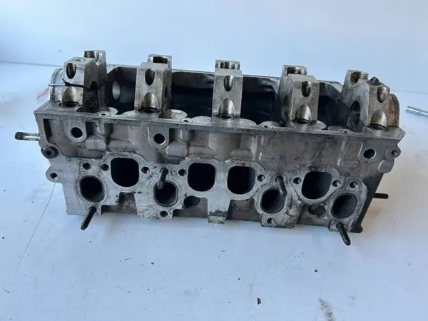 Culasse Moteur OEM 038103373R pour VW Passat B6 image 8