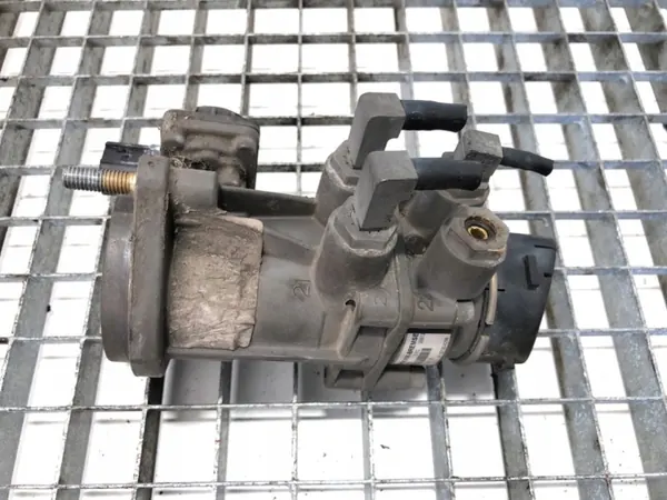 Hoofdremklepel OEM 81521306298 voor MAN TGX image 5