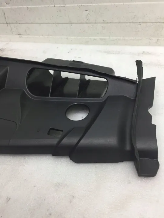 Mercedes C W204 ylävyöpeite OEM A2048174920 image 8