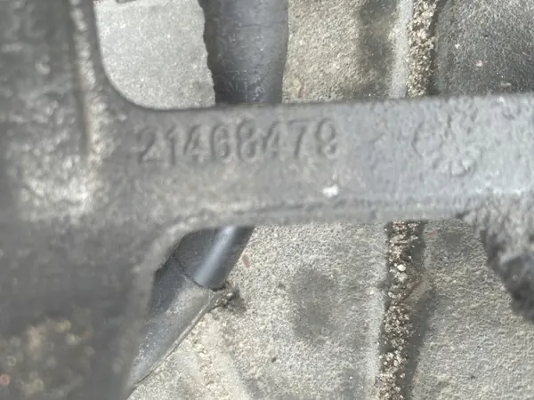 Réservoir direction assistée Volvo OEM 21468479 image 3
