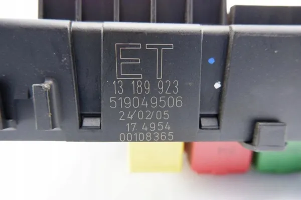 Módulo de caixa de fusíveis Opel Signum 2004 OEM 13189923 image 6