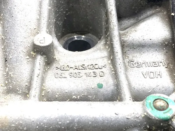 Öljynsuodattimen Pohja OEM 06L903143D Audi A3 8V 2.0 image 6