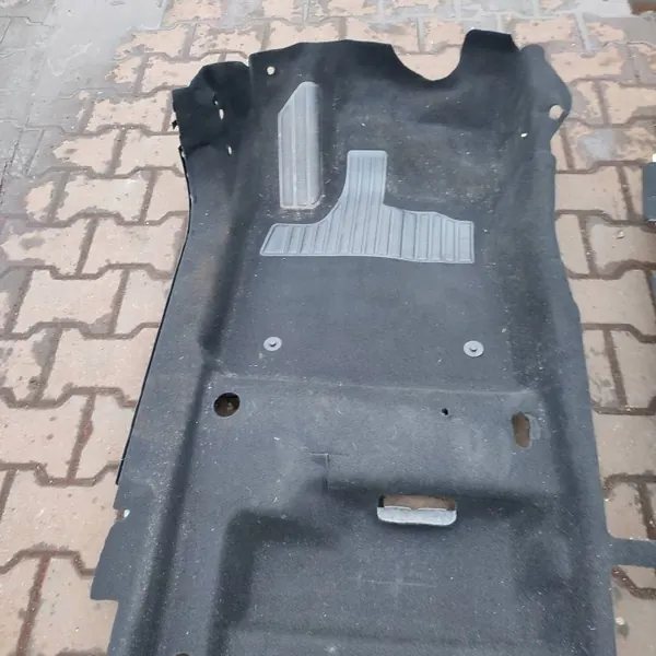 Etulattiamatto OEM 749026067R Dacia Joggerille image 3