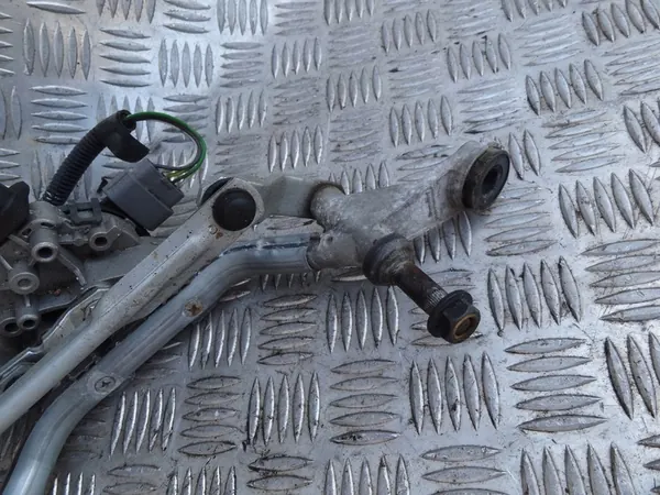 Etupyyhkijän moottori RENAULT CLIO IV 2016 OEM image 2