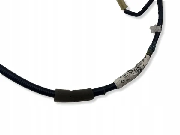 Cableado de maletero Toyota GT86 OEM 81811CA020 image 4