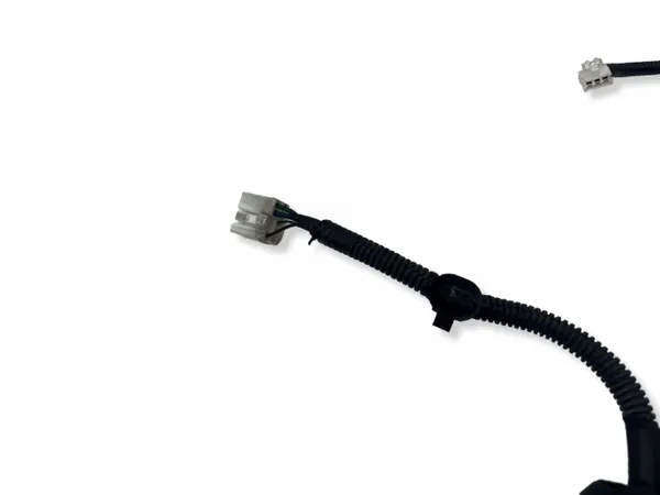 Cableado de maletero Toyota GT86 OEM 81811CA020 image 6