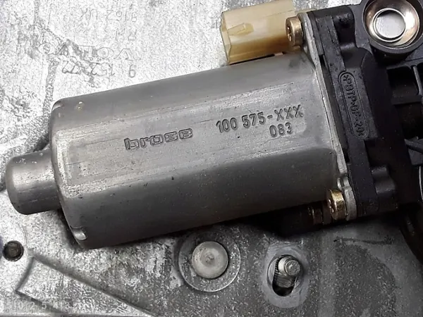 Volvo S70 fönsterregulator OEM 9152724 - Begagnad image 4