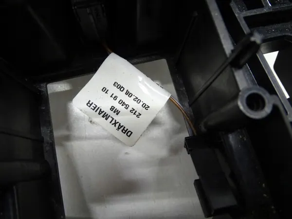 Reposabrazos Tunel Almacen Mercedes W212 OEM 2125409010 image 5