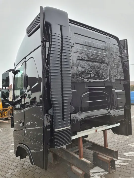 Cabine complète VOLVO FH 16 EURO 6 - Modèle 2018 d'occasion image 7