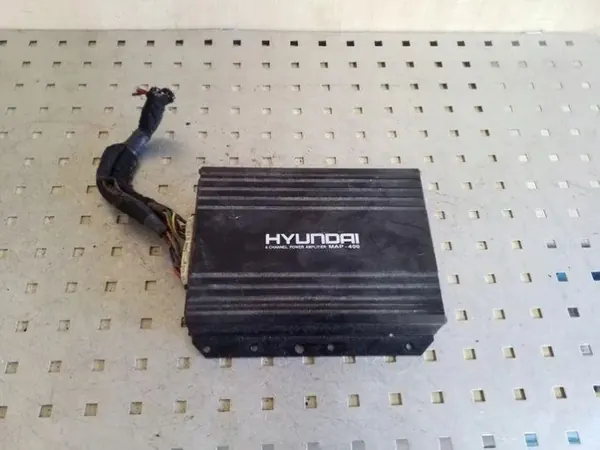 Hyundai Santa Fe II Radiovahvistin OEM 963002B800 image 2