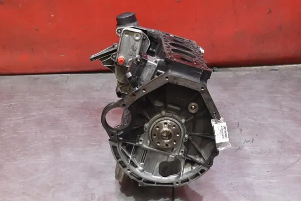 Moottorilohko Alaosa OEM 6110110501 Mercedes C-luokka image 4