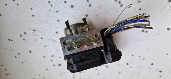 Pompe ABS Nissan Juke F15 47660BV80A image 2