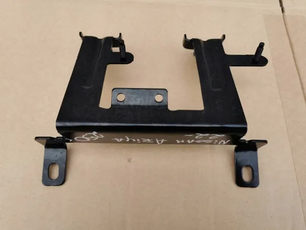 Nissan OEM 62551-5MP0A Keyless-antennin kiinnike image 3