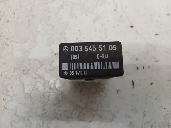 Relé AC Mercedes OEM 0035455105 para E W124 image 4