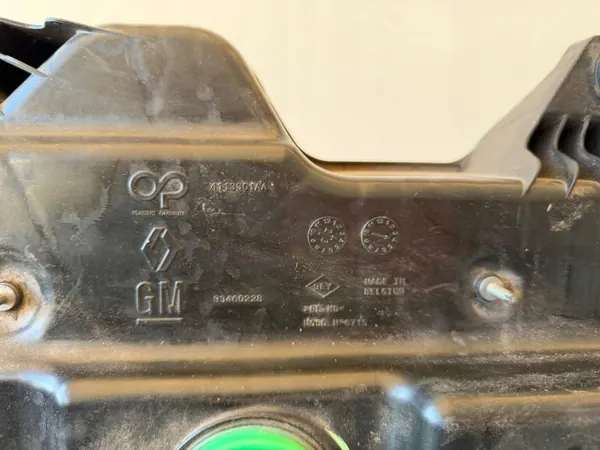 Réservoir AdBlue OEM 4113301AA pour Renault Trafic image 5