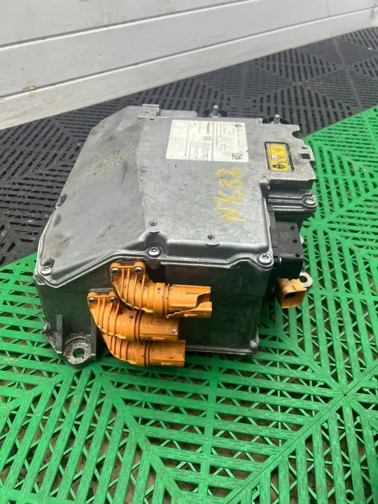 BMW X1 U11 Höghållfasthetsmodul Laddningsomvandlare OEM 5A5CA28 image 2