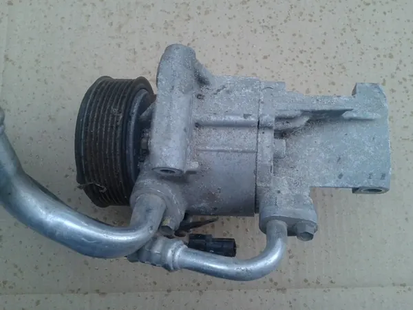 Compresseur A/C Dacia 926003541R image 6