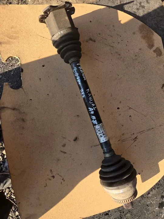 Audi A4 B7 arbre de transmission avant droit 2.0 TDI OEM 8E0407272AT image 1