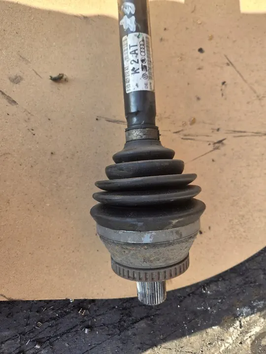 Audi A4 B7 arbre de transmission avant droit 2.0 TDI OEM 8E0407272AT image 3