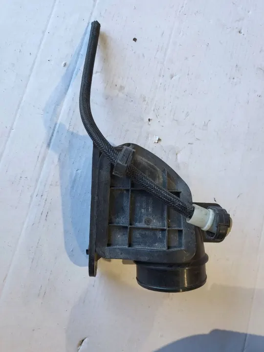 Renault Twingo III Toma de aire OEM 290933210R image 2
