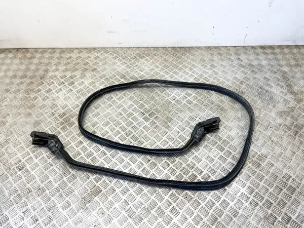 Takaluukun tiiviste OEM 2317500098 Mercedes-Benz SL R231 image 2