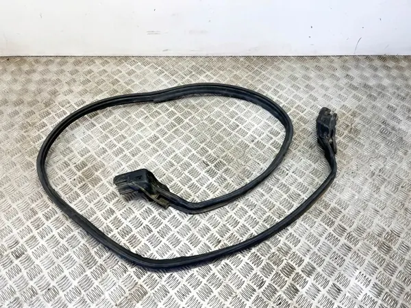 Takaluukun tiiviste OEM 2317500098 Mercedes-Benz SL R231 image 5