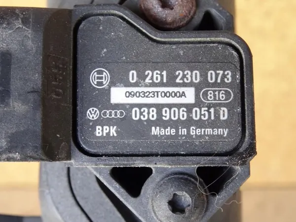 A3 8P GOLF VI 2.0 TFSI Intercooler Rohr Sensor OEM 1K0145770N image 9