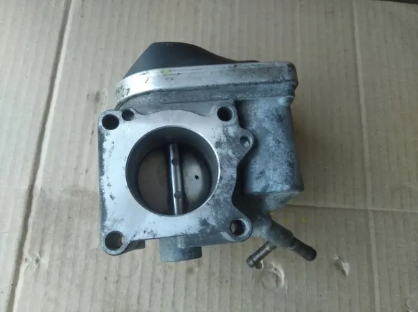 Corpo de borboleta do motor Skoda Fabia I 1.4B image 5