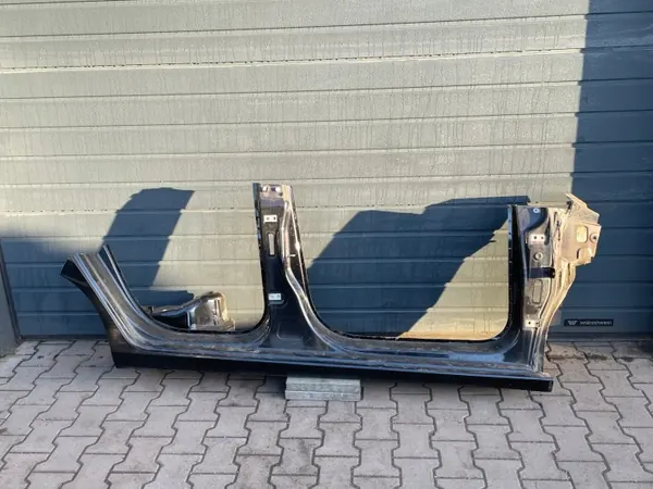 Umbral derecho SKODA FABIA III HB Pieza OEM image 2