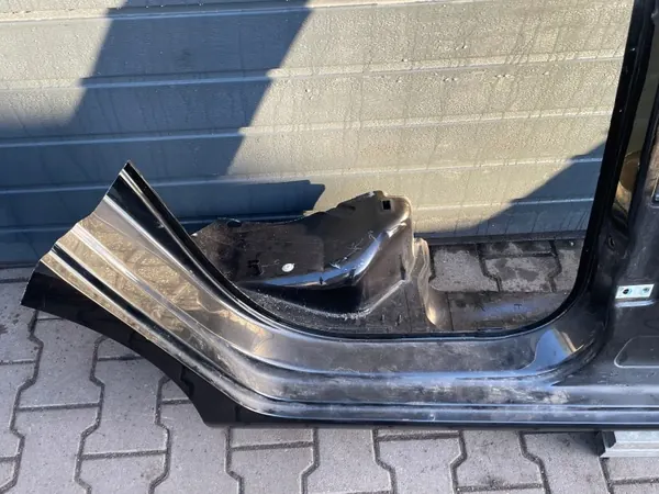 Umbral derecho SKODA FABIA III HB Pieza OEM image 4