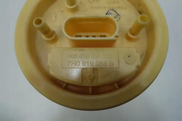 Bomba de combustible OEM 7H0919088B para VW Transporter T5 image 3