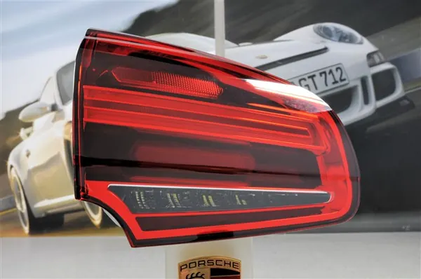 Porsche Cayenne 958 Luz trasera izquierda, interior image 2