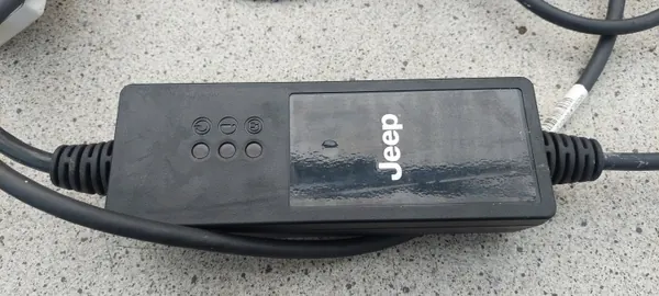 Jeep Wrangler JL Latauskaapeli OEM 05185049AC NR1 image 3