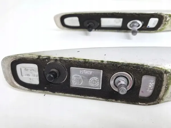Barras de techo Skoda Superb II Kombi OEM 3T9860025/26 image 3