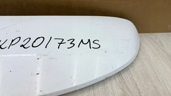 Mercedes W213 bakluckespoiler OEM A2137900800 image 3