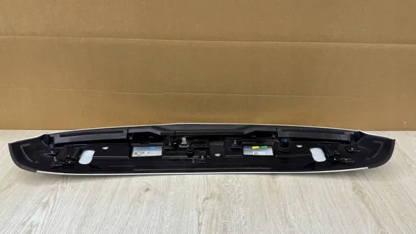 Mercedes W213 bakluckespoiler OEM A2137900800 image 5