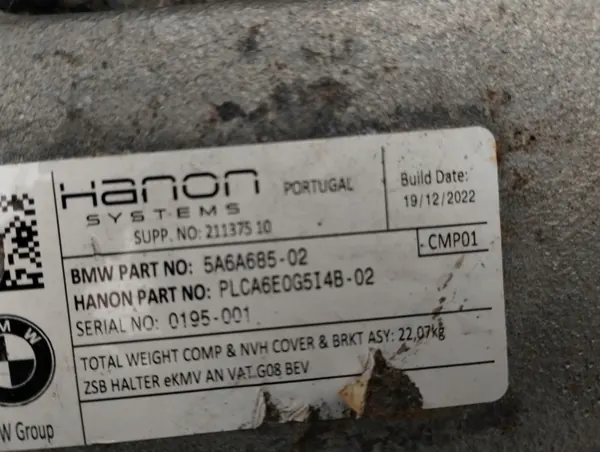 BMW iX3 G08 Ilmastointikompressorin Kiinnike OEM 5A6A685 image 3