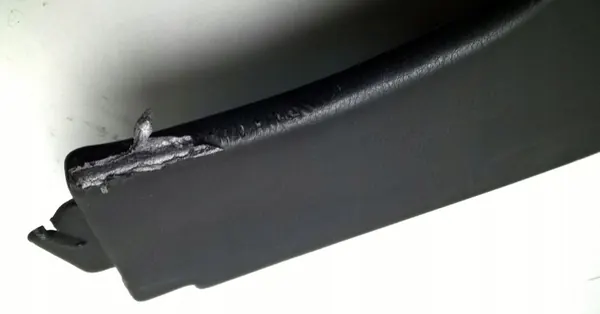 Maserati M145 Oikea Keskikonsolin Kantti OEM image 4