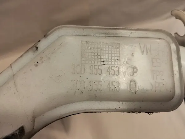Pesunesteen säiliö Passat B6 3C0955453P image 5