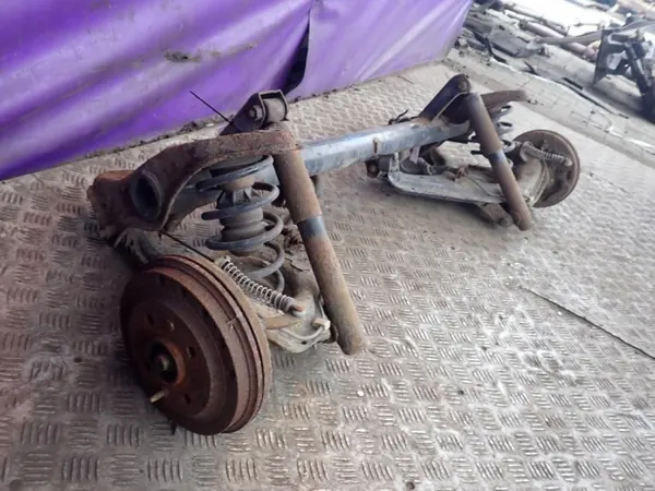 Fiat Cinquecento Seicento Eje Trasero Viga OEM Zawada-363181- image 5