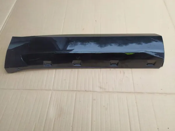 Renault Arkana Ovensuojus OEM 828206725R Oikea Taka image 5