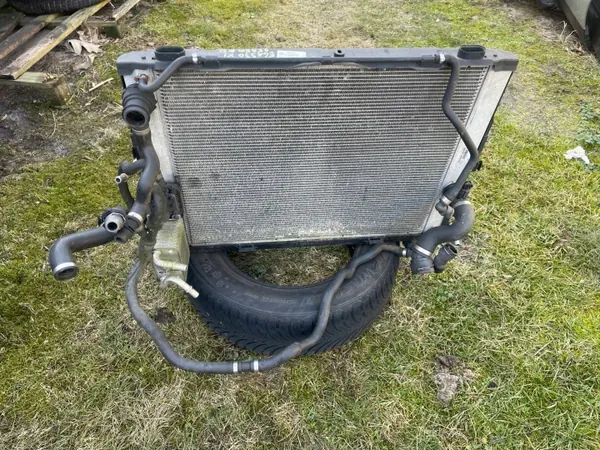 Estrutura do radiador OEM 7548345 para BMW E60 E61 image 4
