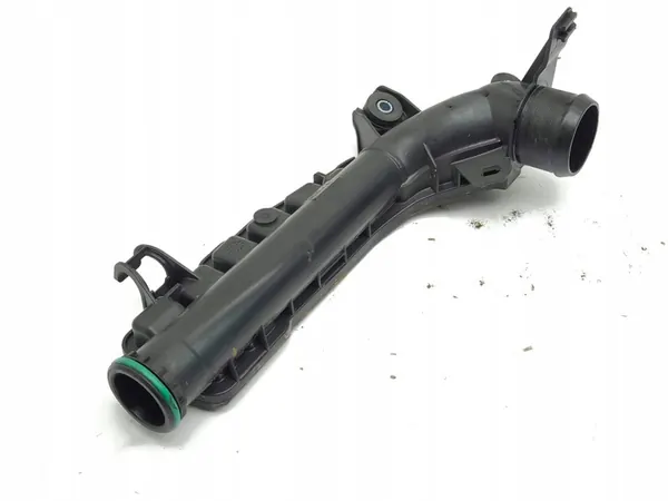 Peugeot 2008 II 2021 Intercooler-Schlauch image 2