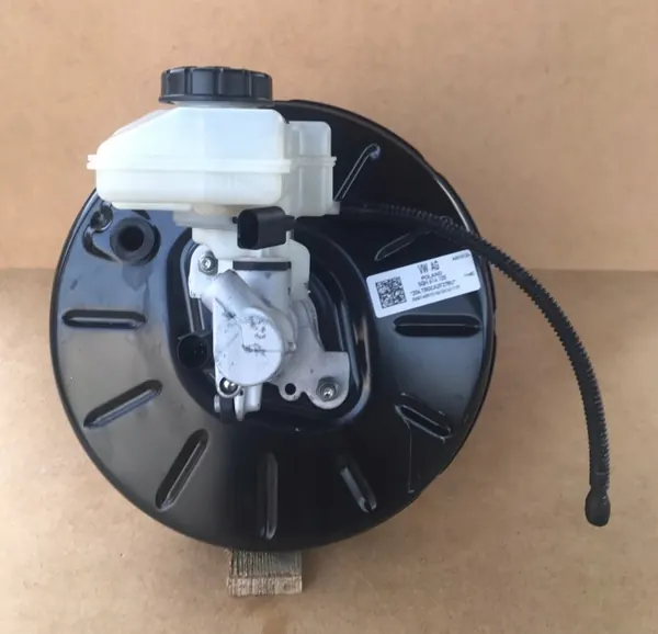 Bomba de servofreio OEM 5QH614105 - Volkswagen OE usado image 2